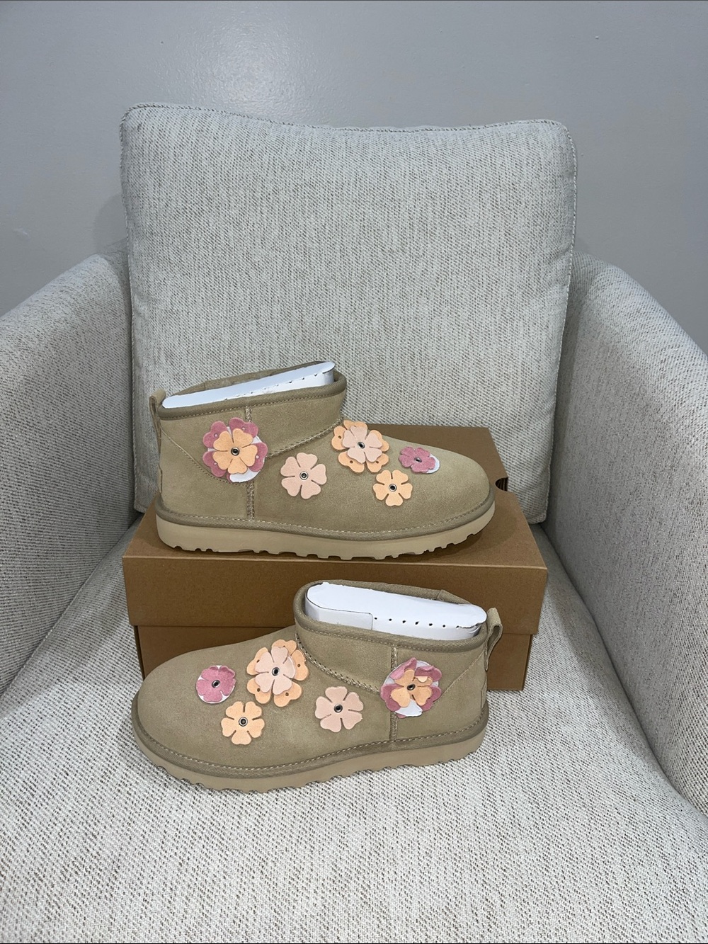 UGG CLASSIC ULTRA MINI FLEUR
